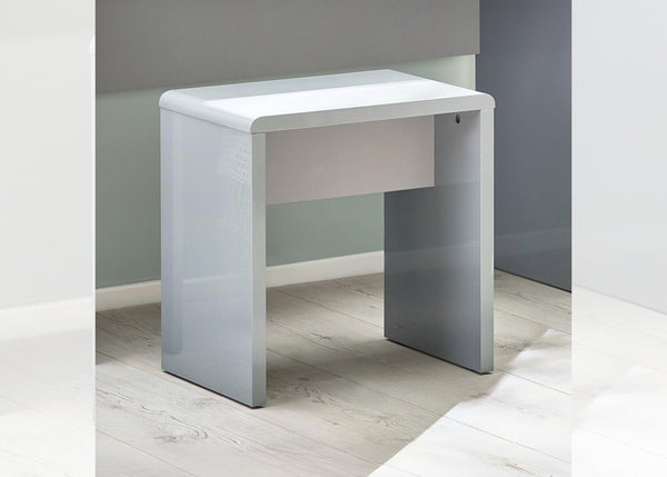 Manhattan Dressing Stool