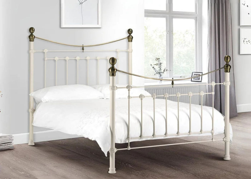 Victoria Bed